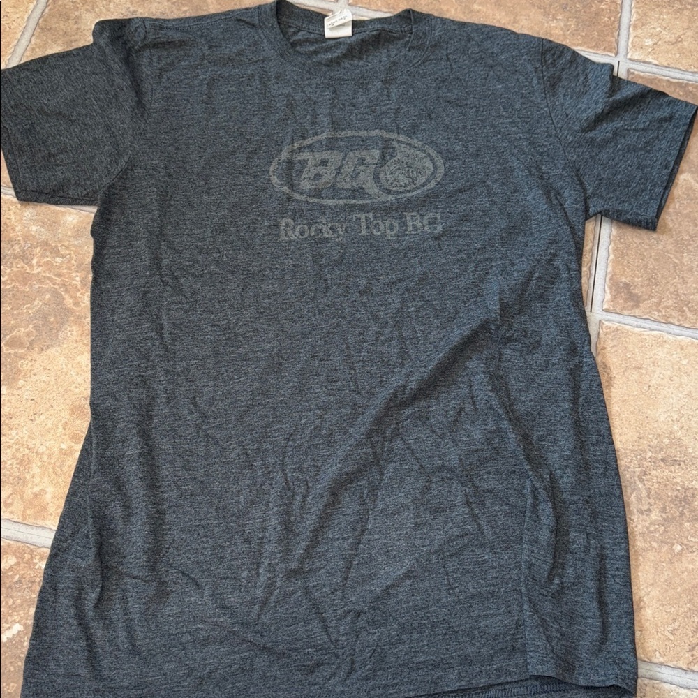 Gildan short sleeve tshirt ROCKY TOP BG SIZE MED